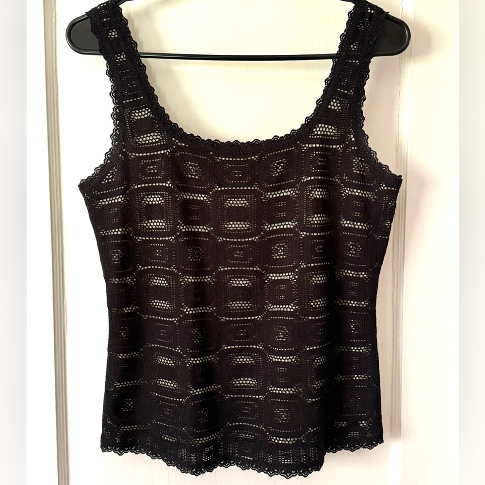 Black lace tank top like new! Stretch fabric, lined XL Arianne